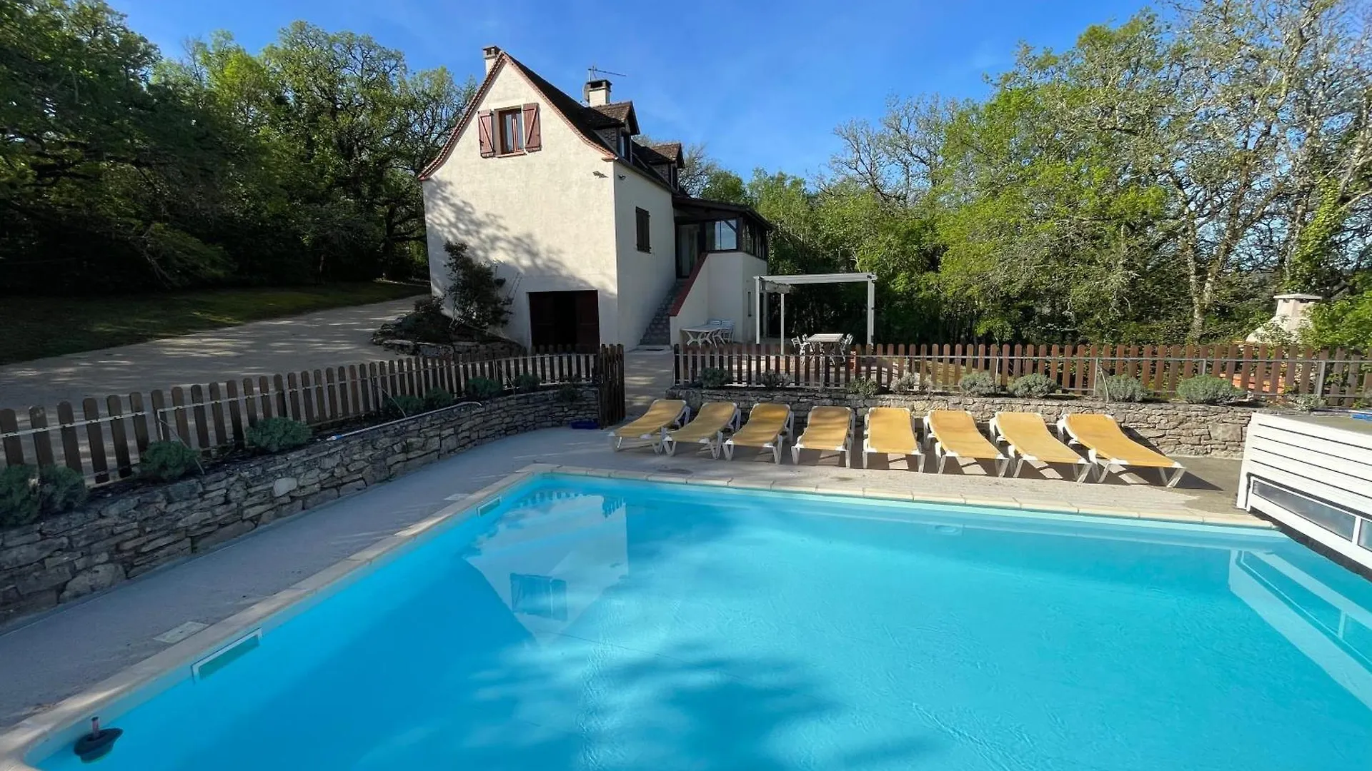 Gite Vue Imprenable Vallee Du Lot, Piscine Privee Calvignac